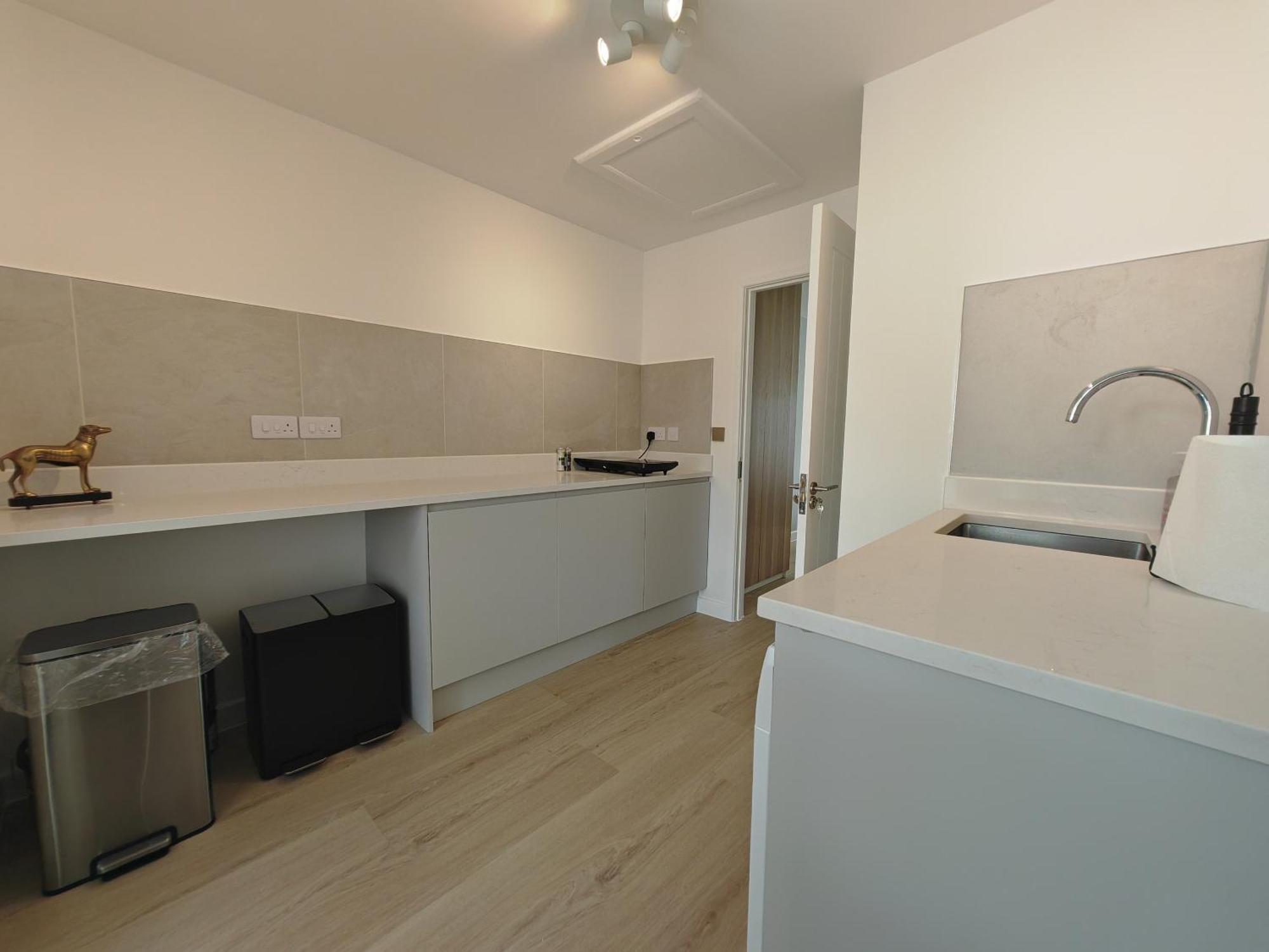 Gated 2 Guests Private House Free Parking Dom wakacyjny *